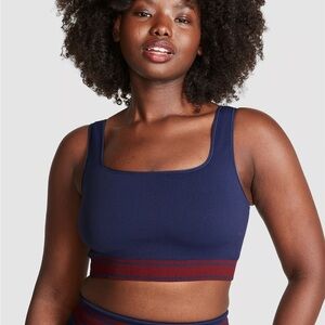 VS PINK Flip It Seamless Reversible Sports Bra navy blue & maroon medium stretch
